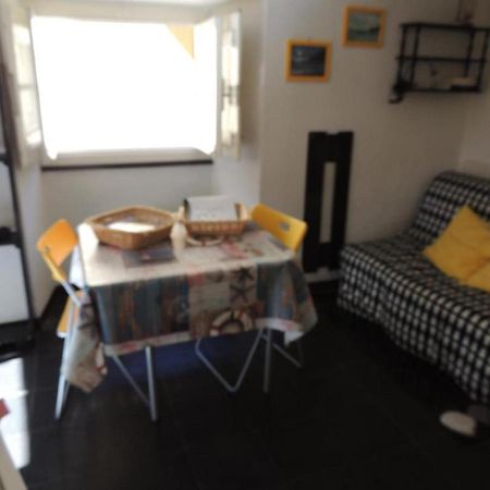 Bilocale Centro Storico - Via Sant' Erasmo Apartment Bonassola Luaran gambar