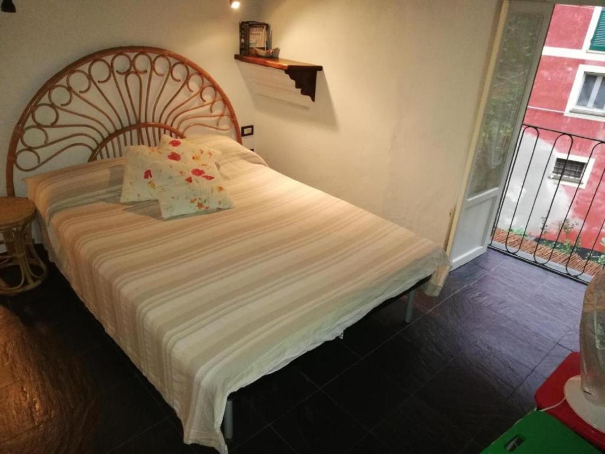 Bilocale Centro Storico - Via Sant' Erasmo Apartment Bonassola Luaran gambar